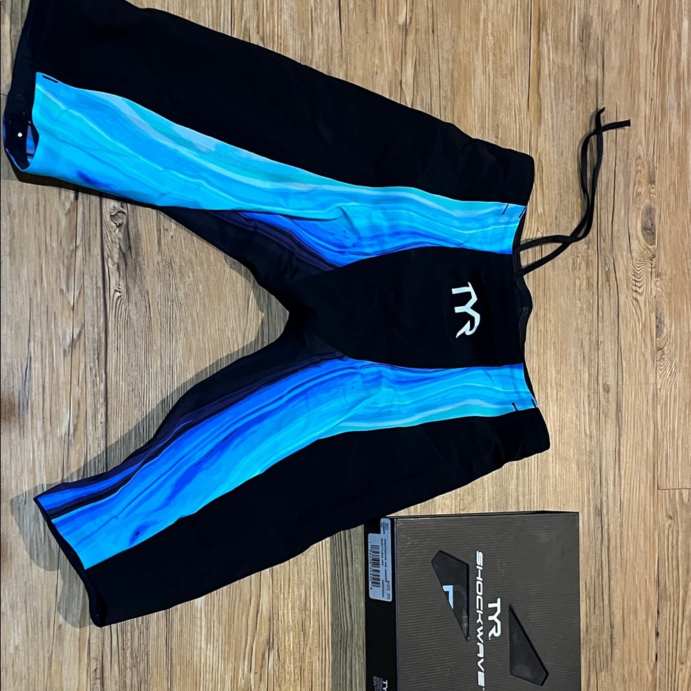 TYR Tech Suit Shockwave